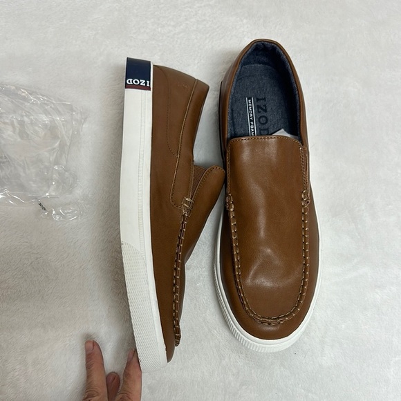 Izod Brown and White Loafers Sleek Slip-On Design - Picture 1 of 11